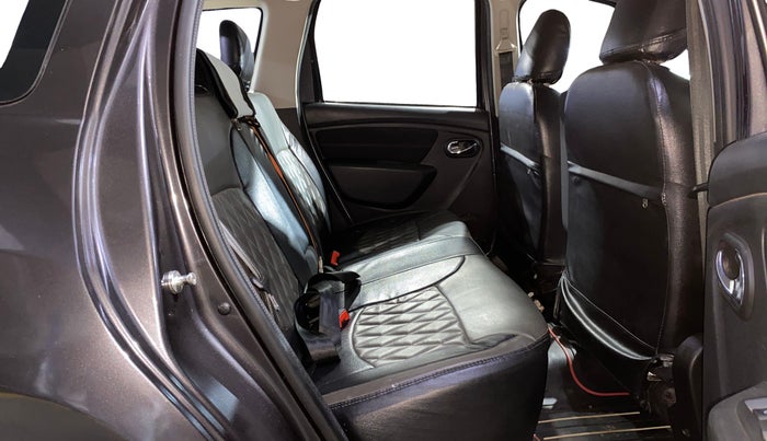 2018 Renault Duster 110 PS RXZ 4X4 MT DIESEL, Diesel, Manual, 64,613 km, Right Side Rear Door Cabin