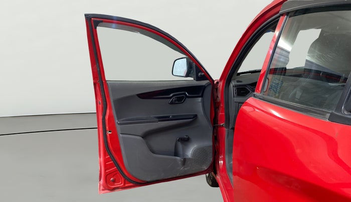 2019 Mahindra KUV 100 NXT K2 P 6 STR, Petrol, Manual, 70,016 km, LHS Front Door