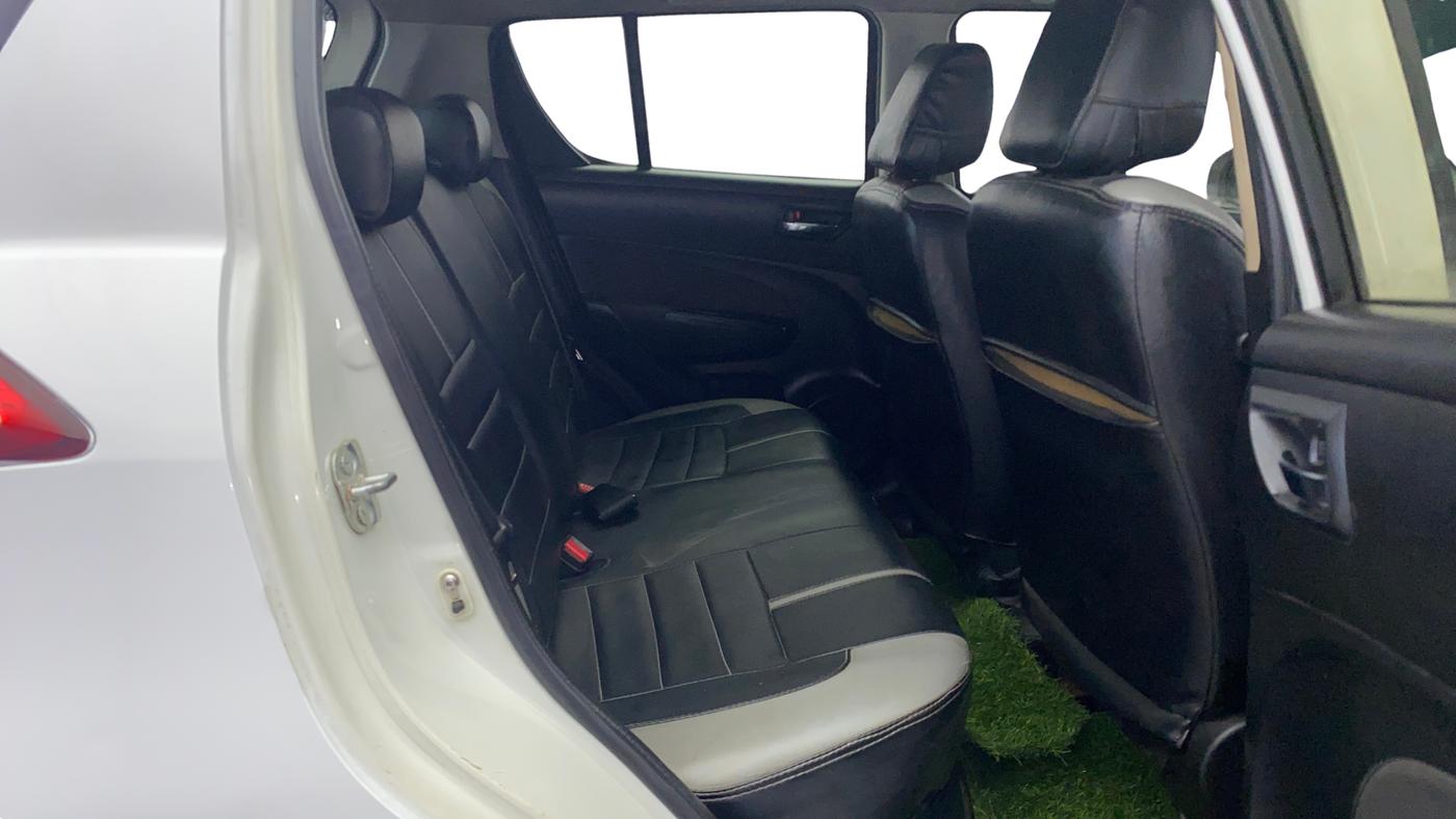 2015 Maruti Swift ZXI, Petrol, Manual, 1,19,485 km, Right Side Rear Door Cabin