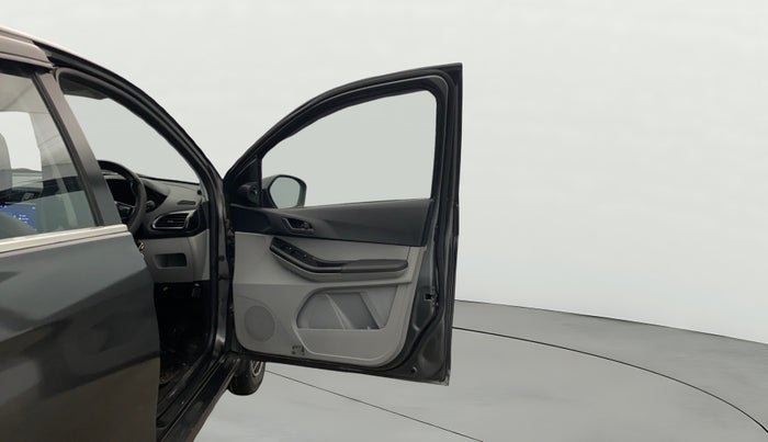 2023 Tata Tiago XT CNG, CNG, Manual, 16,043 km, RHS Front Door
