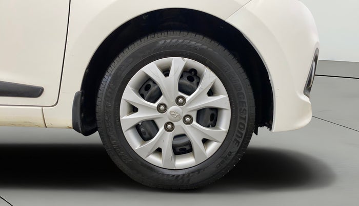 2015 Hyundai Grand i10 SPORTZ 1.2 KAPPA VTVT, Petrol, Manual, 34,552 km, Right Front Wheel