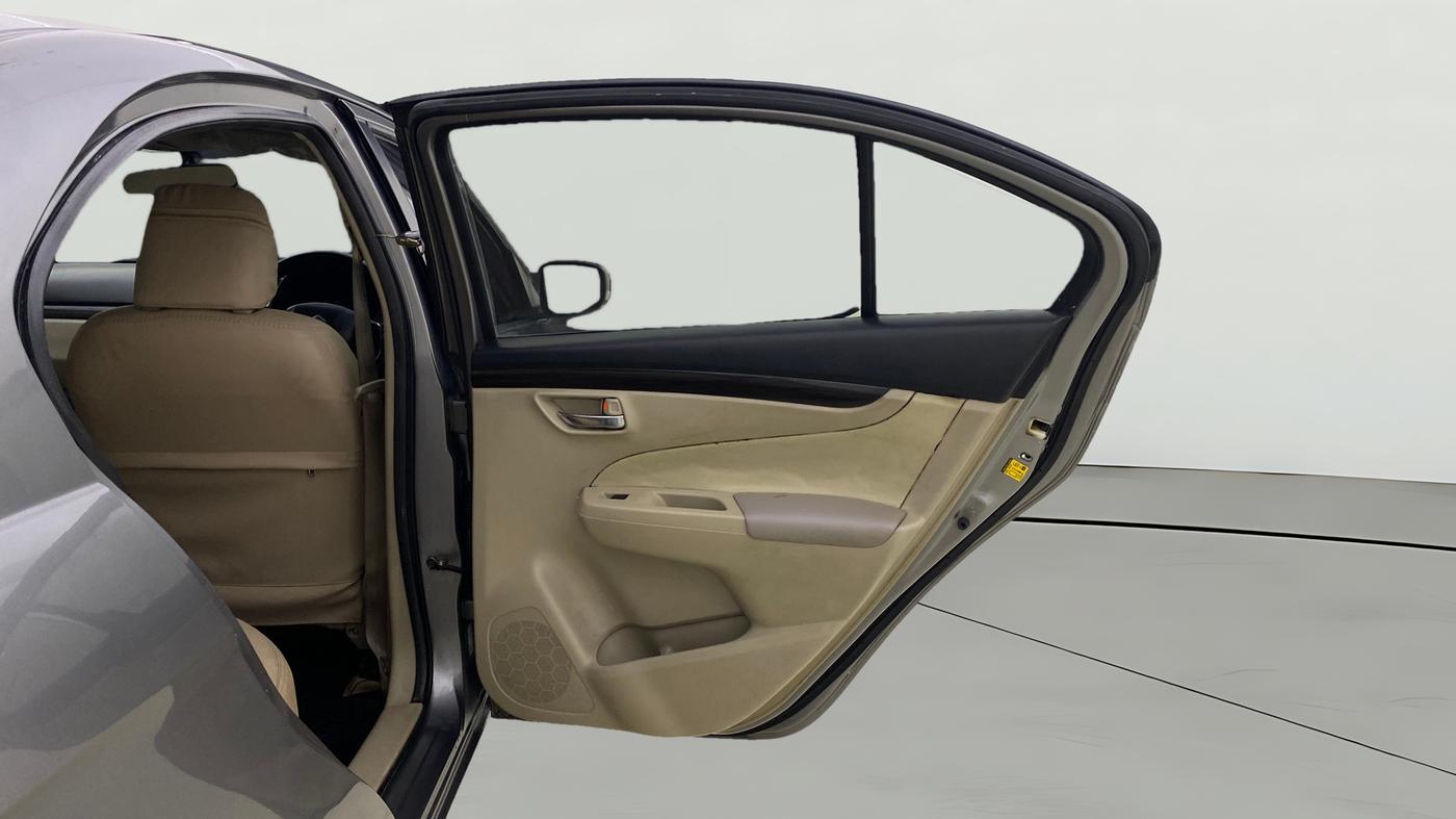 2017 Maruti Ciaz SIGMA DIESEL 1.3, Diesel, Manual, 1,46,842 km, RHS Rear Door