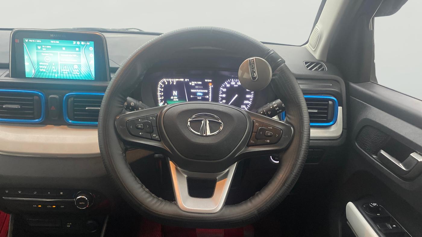 2022 Tata PUNCH CREATIVE  AMT, Petrol, Automatic, 21,322 km, Steering Wheel Close Up