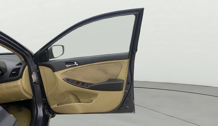 2014 Hyundai Verna FLUIDIC 1.6 CRDI SX AT, Diesel, Automatic, 81,531 km, RHS Front Door