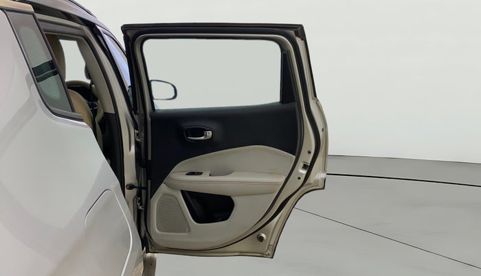 2017 Jeep Compass LIMITED 2.0 DIESEL, Diesel, Manual, 1,06,428 km, RHS Rear Door