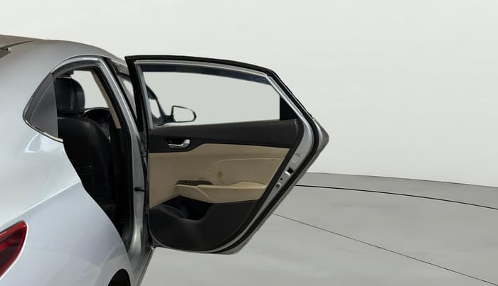 2019 Hyundai Verna 1.6 VTVT SX, CNG, Manual, 75,188 km, RHS Rear Door