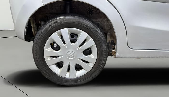 2015 Maruti Celerio VXI CNG, CNG, Manual, 1,21,660 km, Right Rear Wheel