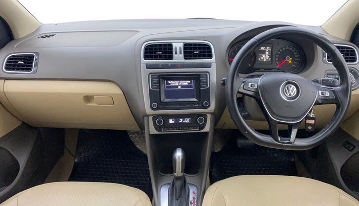 2016 Volkswagen Vento HIGHLINE PETROL AT, Petrol, Automatic, 76,549 km, Dashboard