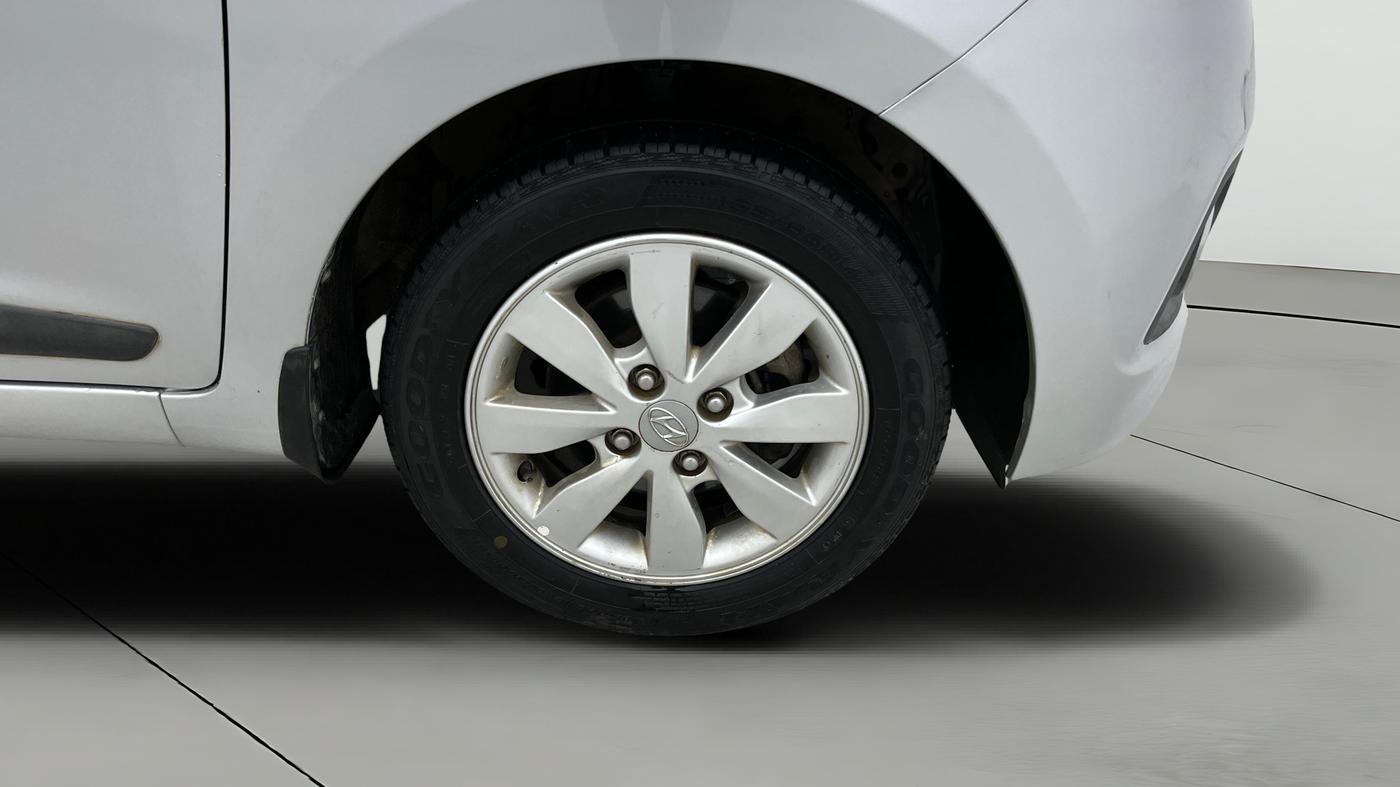 2015 Hyundai Xcent S (O) 1.2, Petrol, Manual, 69,717 km, Right Front Wheel