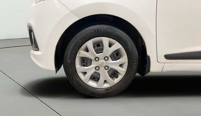 2014 Hyundai Grand i10 SPORTZ AT 1.2 KAPPA VTVT, Petrol, Automatic, 44,880 km, Left Front Wheel