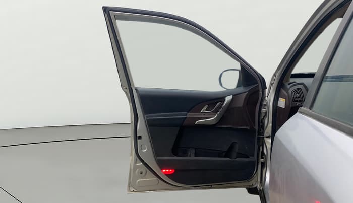 2013 Mahindra XUV500 W8, Diesel, Manual, 97,265 km, LHS Front Door