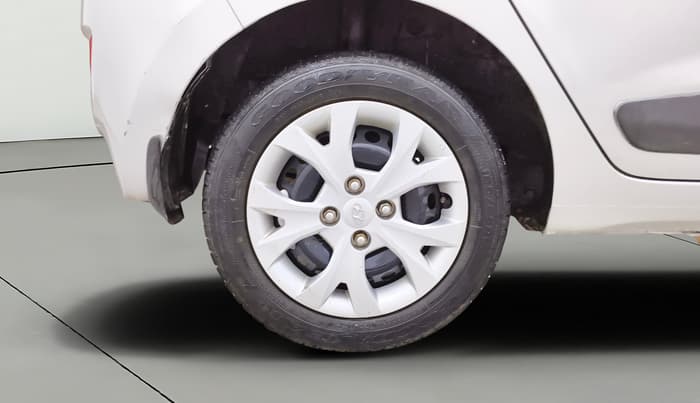 2015 Hyundai Grand i10 SPORTZ 1.2 KAPPA VTVT, Petrol, Manual, 23,209 km, Right Rear Wheel