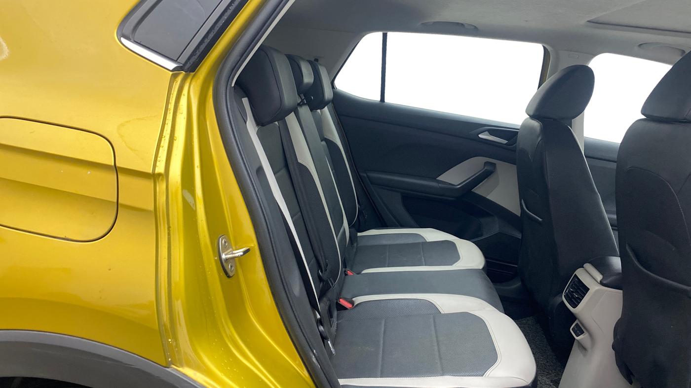 2021 Volkswagen TAIGUN TOPLINE 1.0 TSI MT, Petrol, Manual, 1,10,926 km, Right Side Rear Door Cabin