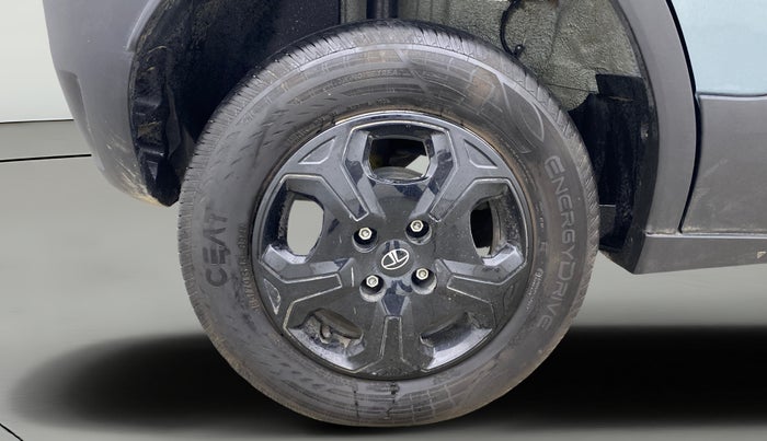 2025 Tata PUNCH Accomplished Plus (S) AMT, Petrol, Automatic, 8,487 km, Right Rear Wheel