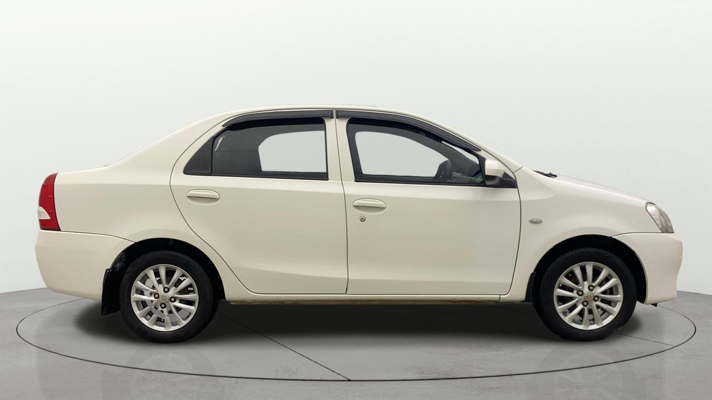 2014 Toyota Etios G, CNG, Manual, 81,154 km, Right Side View