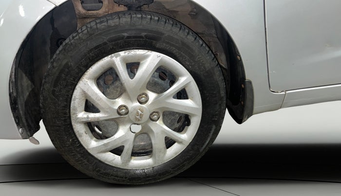 2017 Hyundai Grand i10 SPORTZ 1.2 KAPPA VTVT, Petrol, Manual, 1,00,173 km, Left Front Wheel