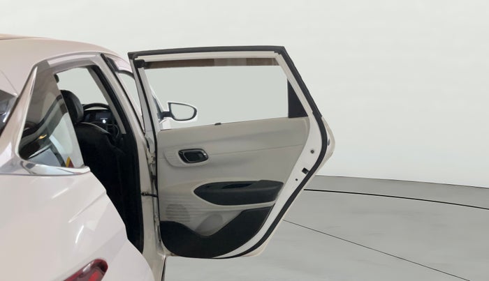 2023 Hyundai NEW I20 SPORTZ 1.2 MT, Petrol, Manual, 26,072 km, RHS Rear Door