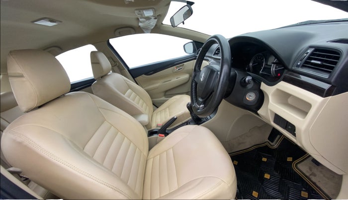 2017 Maruti Ciaz SIGMA 1.4 MT PETROL, Petrol, Manual, 90,850 km, Right Side Front Door Cabin