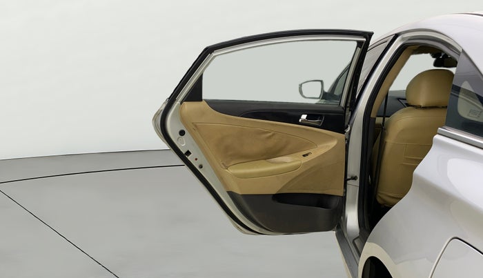 2012 Hyundai Sonata 2.4 GDI MT, Petrol, Manual, 1,07,044 km, LHS Rear Door