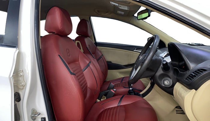 2017 Hyundai Verna 1.6 CRDI SX, Diesel, Manual, 1,00,677 km, Right Side Front Door Cabin