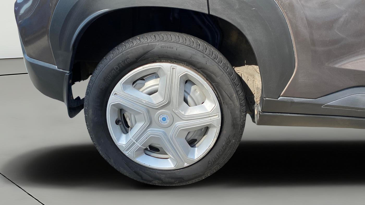 2023 Nissan MAGNITE XE, Petrol, Manual, 26,733 km, Right Rear Wheel