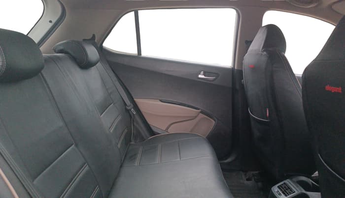 2015 Hyundai Grand i10 ASTA AT 1.2 KAPPA VTVT, Petrol, Automatic, 70,883 km, Right Side Rear Door Cabin