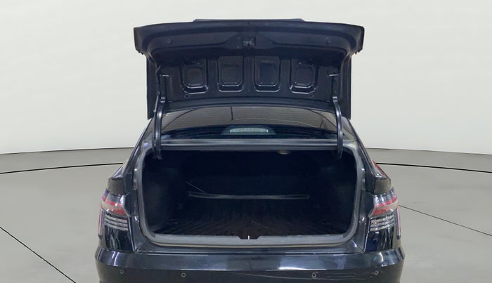 2023 Hyundai Verna SX (O) 1.5 MPI MT, Petrol, Manual, 33,081 km, Boot Door Open