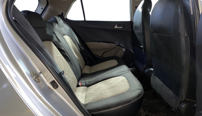 2017 Hyundai Grand i10 SPORTZ (O) 1.2 KAPPA VTVT, Petrol, Manual, 41,925 km, Right Side Rear Door Cabin