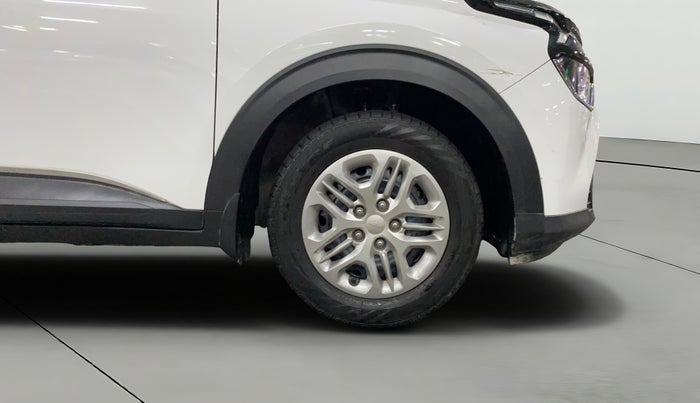 2023 KIA CARENS PRESTIGE 1.5 PETROL 7 STR, Petrol, Manual, 22,338 km, Right Front Wheel