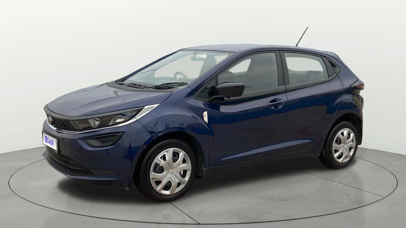 2024 Tata ALTROZ XM PLUS PETROL, Petrol, Manual, 8,236 km, Left Front Diagonal