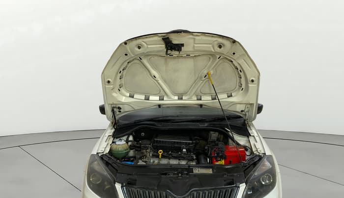 2015 Skoda Rapid ELEGANCE 1.6 MPI MT, Petrol, Manual, 1,27,039 km, Open Bonet