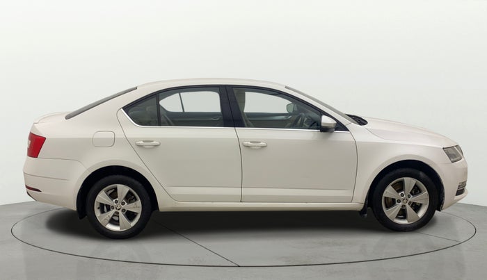 2019 Skoda Octavia STYLE 1.8 TSI AT, Petrol, Automatic, 1,12,805 km, Right Side View