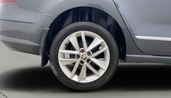 2018 Skoda Rapid STYLE 1.6 MPI, Petrol, Manual, 78,470 km, Right Rear Wheel