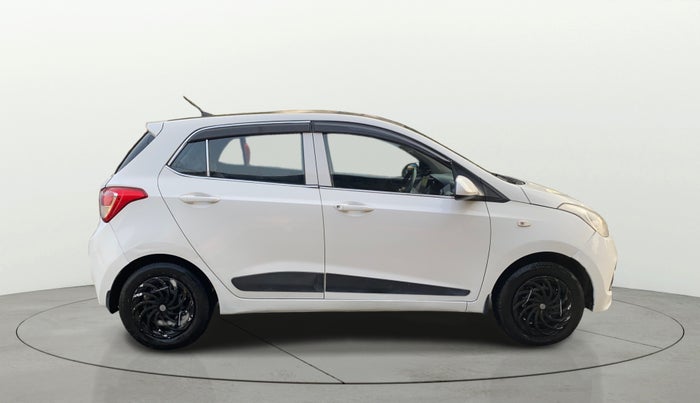 2014 Hyundai Grand i10 MAGNA 1.2 KAPPA VTVT, CNG, Manual, 1,30,977 km, Right Side View