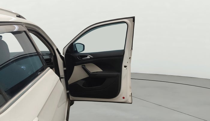 2023 Volkswagen TAIGUN  Topline 1.0 TSI AT (Electric Seats), Petrol, Automatic, 28,732 km, RHS Front Door