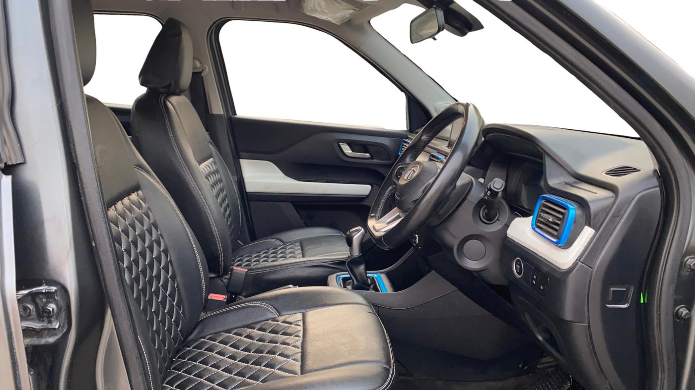 2021 Tata PUNCH CREATIVE  MT, Petrol, Manual, 35,032 km, Right Side Front Door Cabin