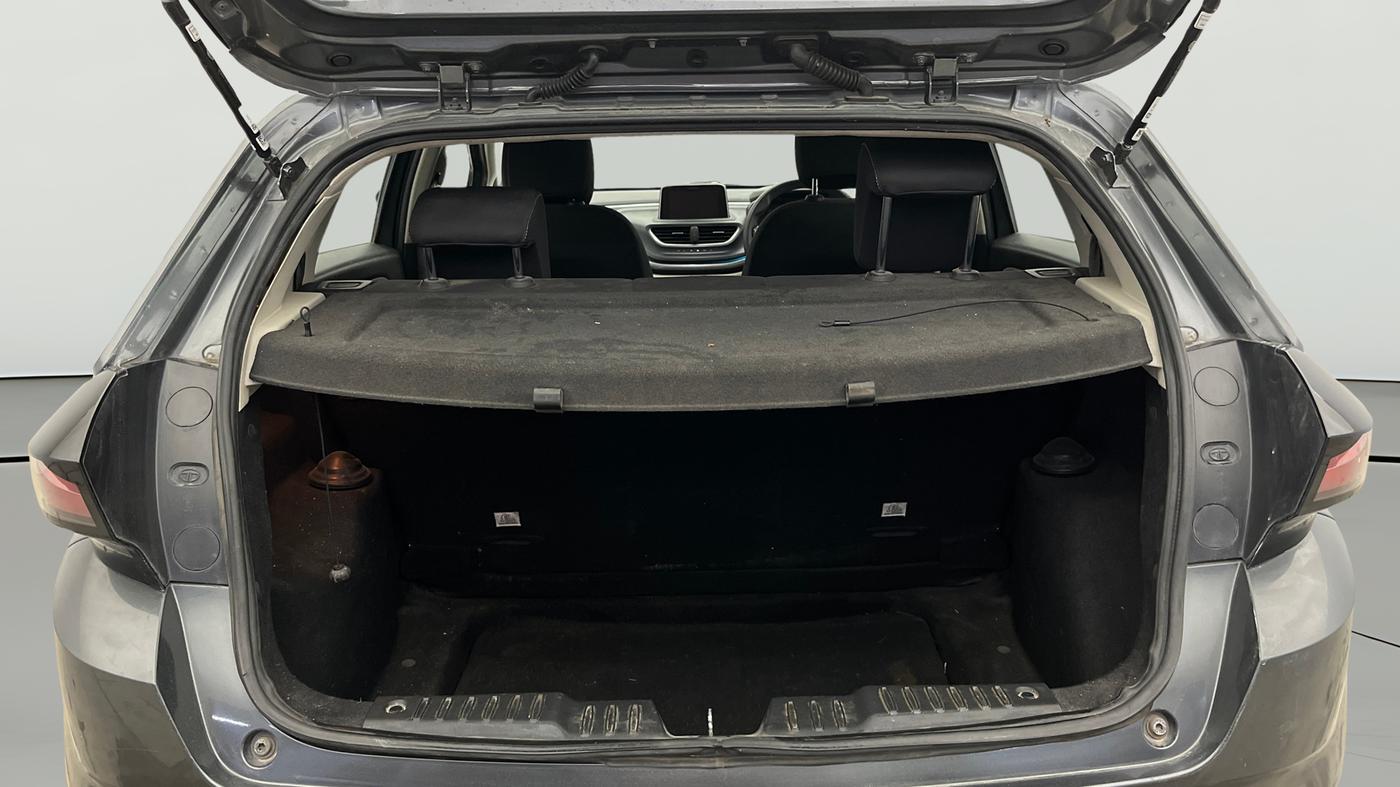2021 Tata ALTROZ XZ DIESEL, Diesel, Manual, 63,948 km, Boot Open Zoomed View