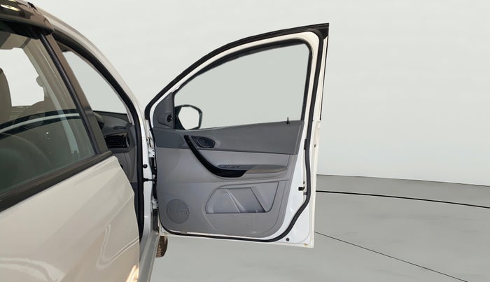 2022 Tata TIGOR XZ CNG, CNG, Manual, 69,987 km, RHS Front Door