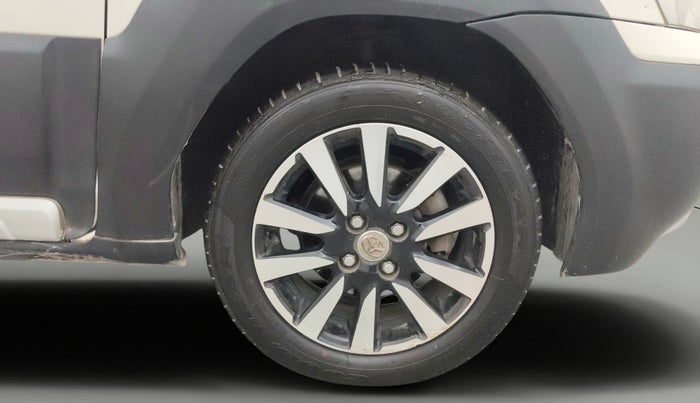2014 Toyota Etios CROSS 1.2 G, Petrol, Manual, 78,066 km, Right Front Wheel