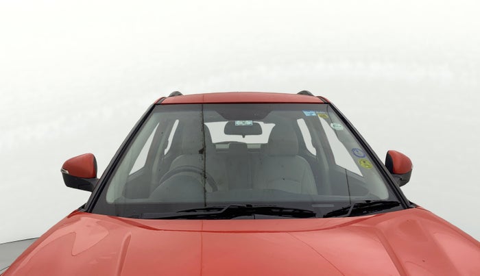 2020 Mahindra XUV300 W8 1.2 PETROL, Petrol, Manual, 96,104 km, Front Windshield