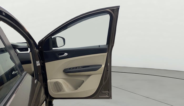 2024 Renault TRIBER RXZ, Petrol, Manual, 51,144 km, RHS Front Door