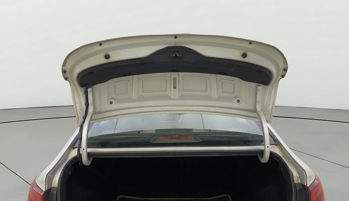 2017 Hyundai Verna 1.6 VTVT SX O, Petrol, Manual, 85,565 km, Boot Door Open