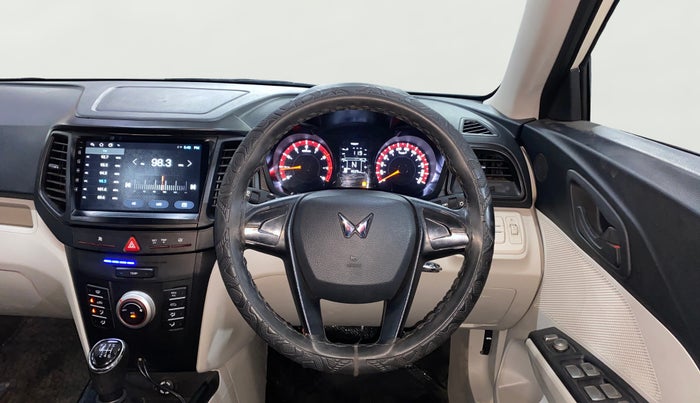 2023 Mahindra XUV300 W4 1.2 PETROL, Petrol, Manual, 8,022 km, Steering Wheel Close Up