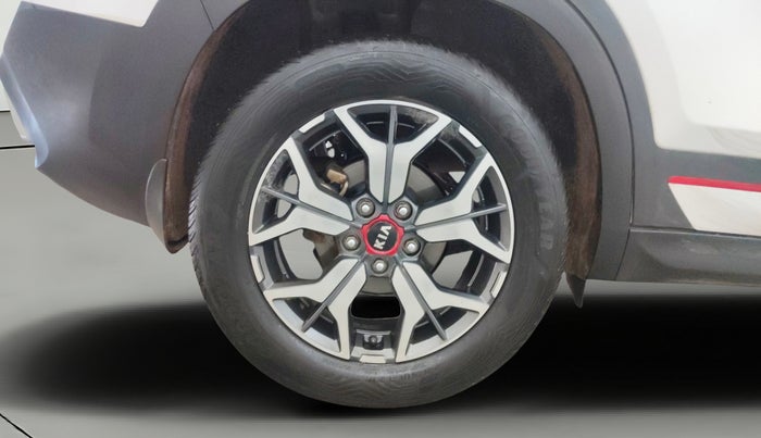 2020 KIA SELTOS GTX PLUS AT 1.5 DIESEL, Diesel, Automatic, 1,05,588 km, Right Rear Wheel