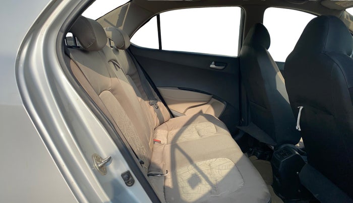 2014 Hyundai Xcent SX 1.2 (O), Petrol, Manual, 86,839 km, Right Side Rear Door Cabin