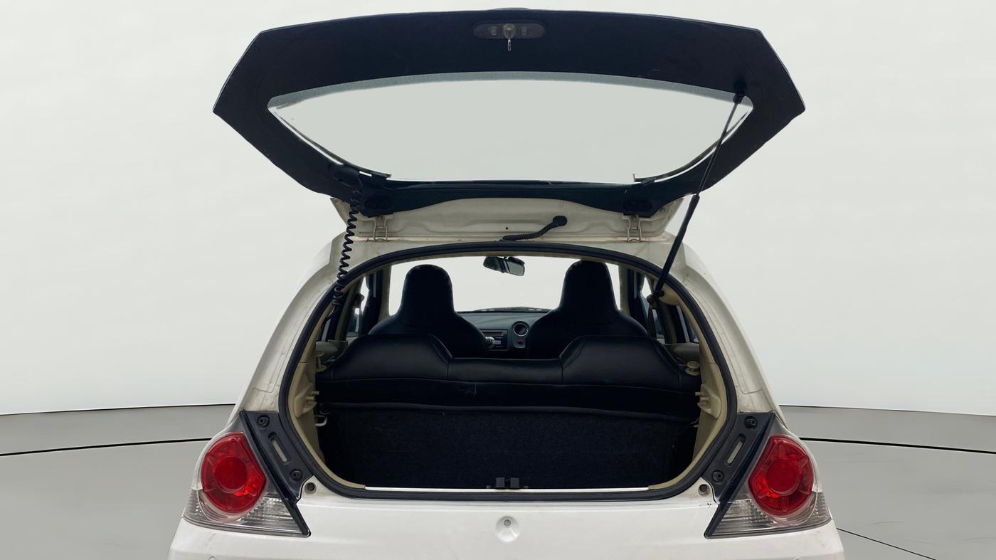 2014 Honda Brio S MT, Petrol, Manual, 64,172 km, Boot Door Open