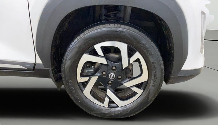 2023 Nissan MAGNITE XV MT, Petrol, Manual, 13,019 km, Right Front Wheel