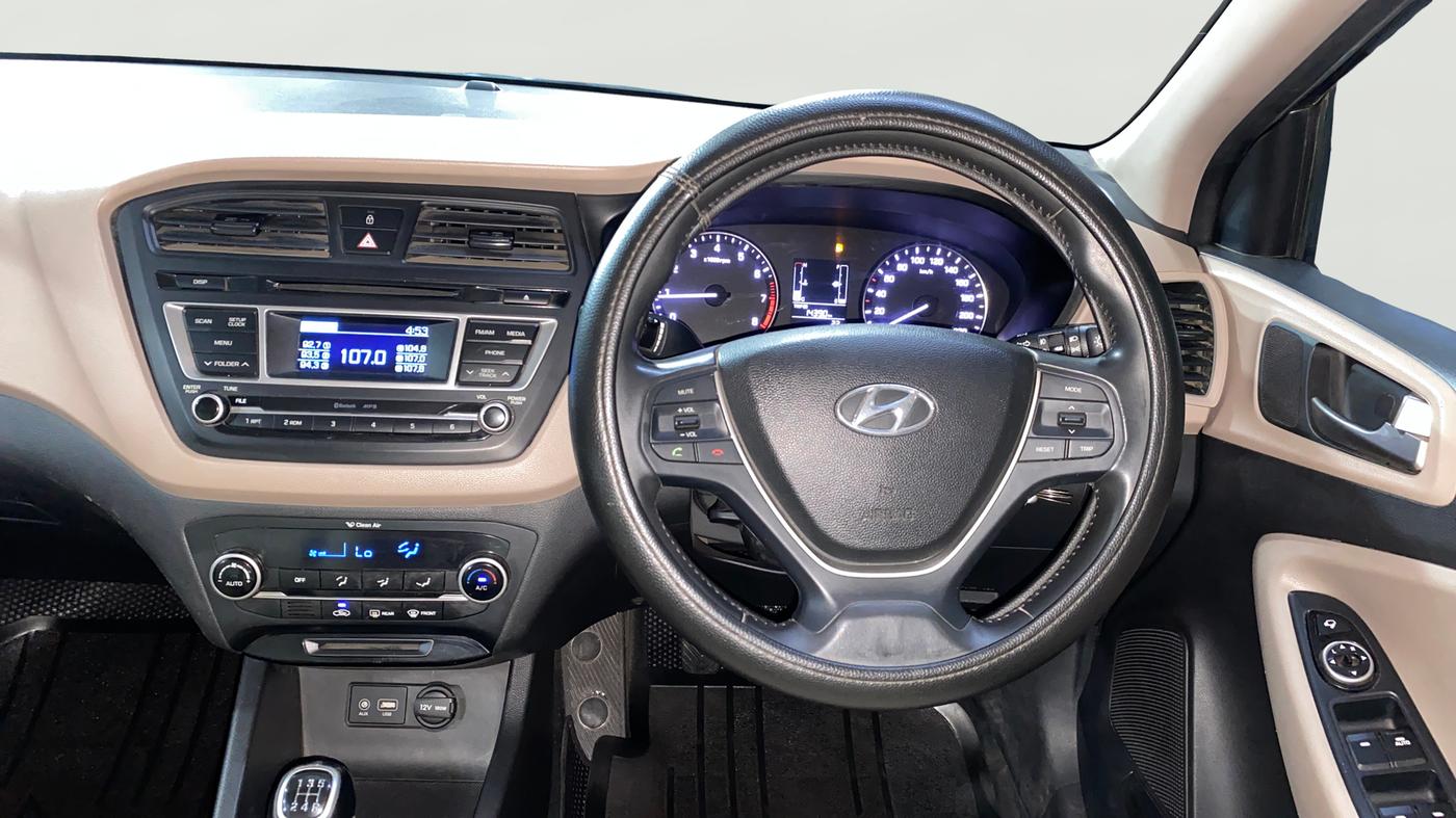 2015 Hyundai Elite i20 SPORTZ 1.2 (O), Petrol, Manual, 13,423 km, Steering Wheel Close Up