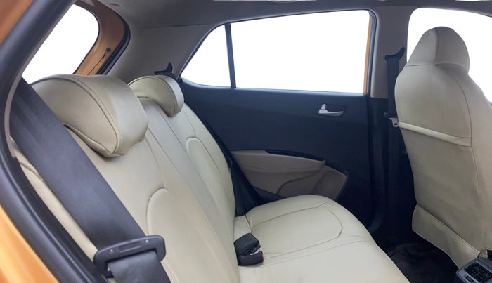 2016 Hyundai Grand i10 ASTA AT 1.2 KAPPA VTVT, Petrol, Automatic, 54,831 km, Right Side Rear Door Cabin