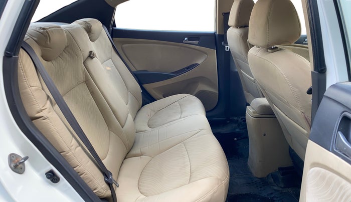 2016 Hyundai Verna 1.6 CRDI S, Diesel, Manual, 91,205 km, Right Side Rear Door Cabin